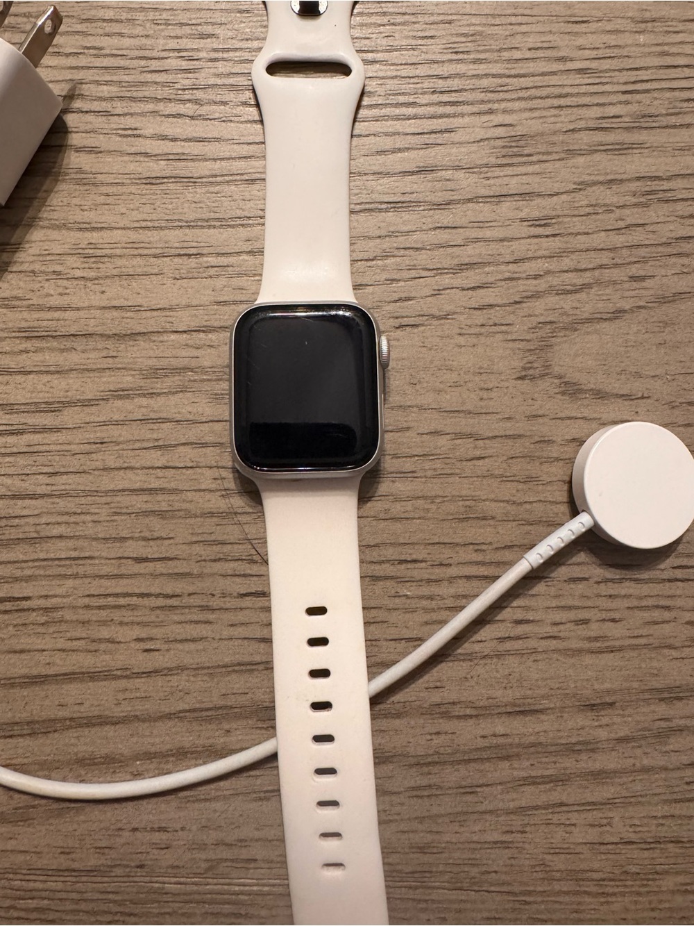 Apple Watch Series 6 – 40mm GPS + Cellular